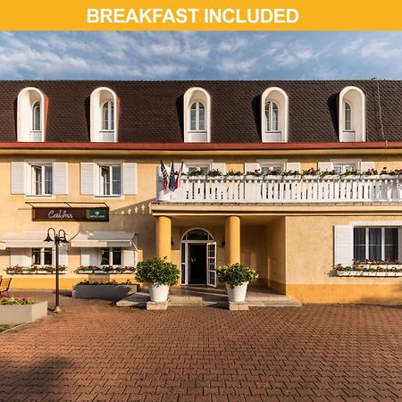 Prague Hotel Carl Inn Restaurant & Free Parking Buitenkant foto